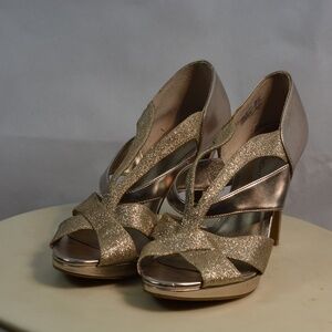 Fionni Night Gold Glitter Shoes sZ 9.5